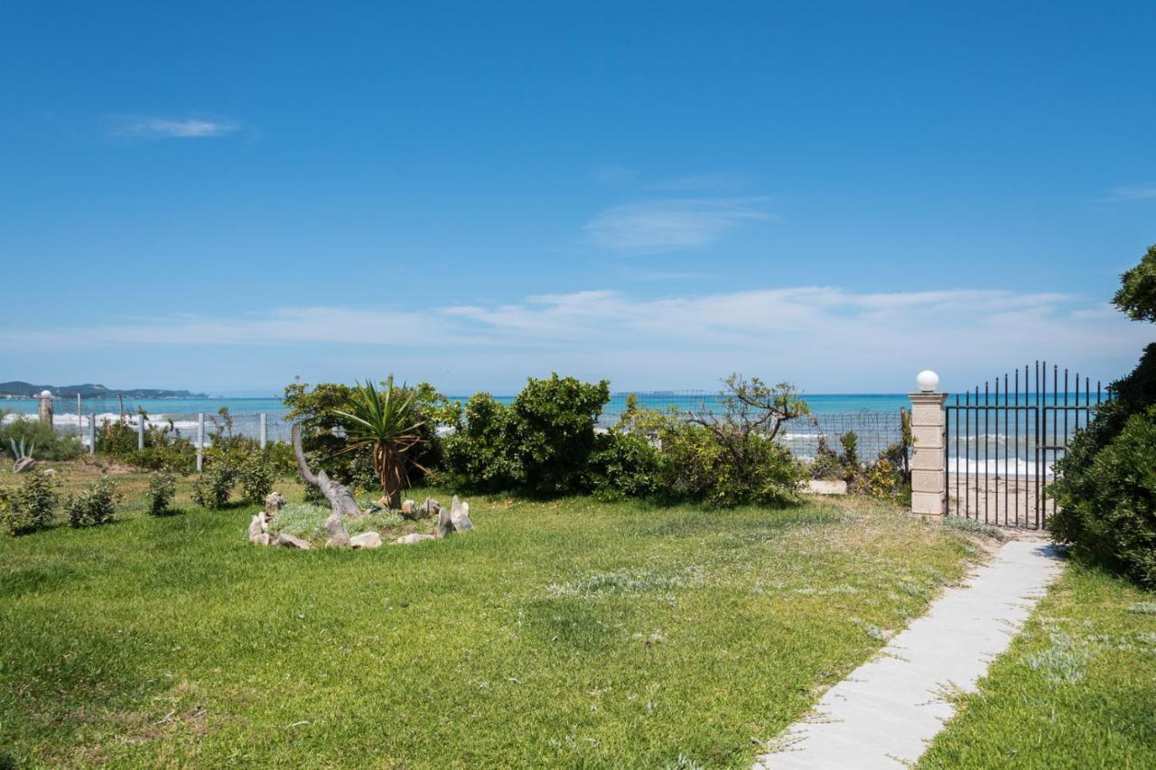 Dalas Beach House Almiros Beach Exterior photo